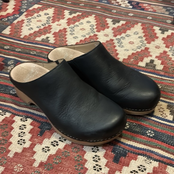 Dansko Brenda Black Mule 37  6.5/7 US - Picture 2 of 9
